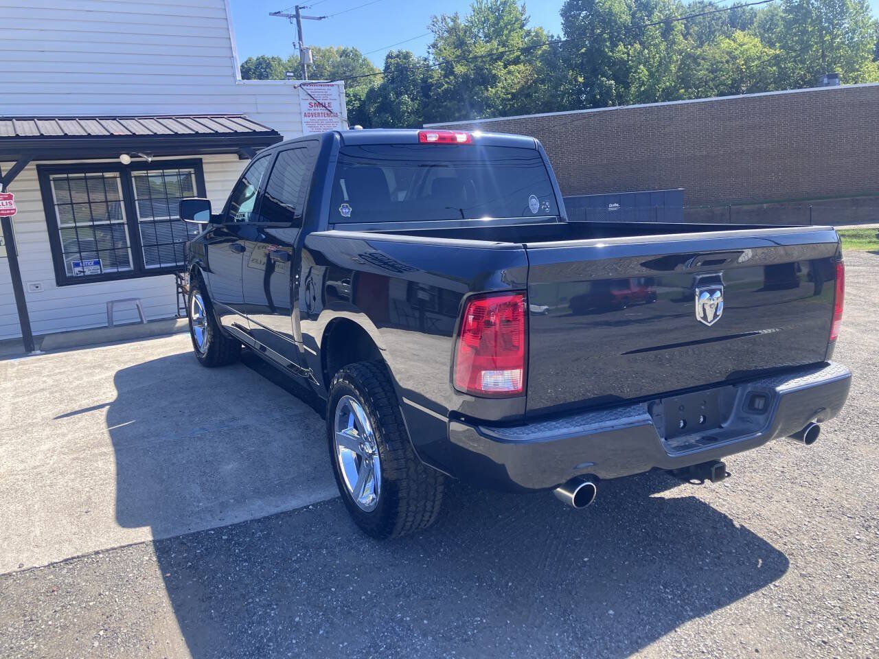 Used 2015 RAM 1500 Express RWD image 6