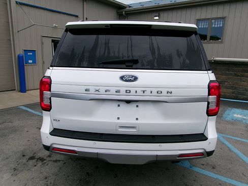 Used 2022 Ford Expedition XLT AWD/4WD image 6
