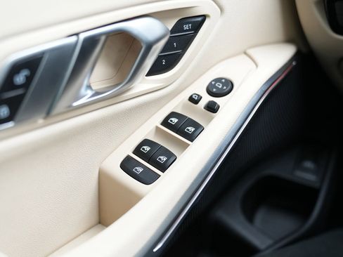 Used 2021 BMW 330i xDrive Sedan w/ Convenience Package image 33