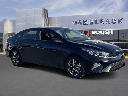 Used 2023 Kia Forte LXS image 8