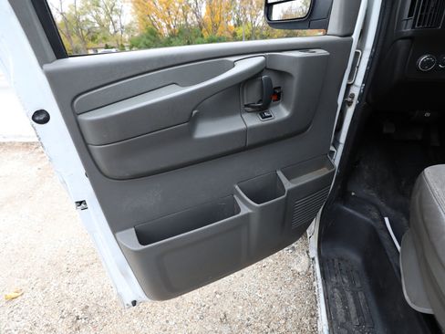 Used 2014 Chevrolet Express 1500 image 15