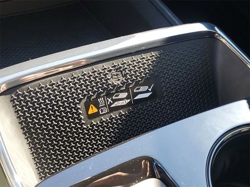 Certified 2026 Chevrolet Equinox RS w/ Convenience Package III image 32