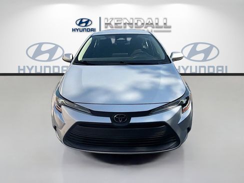 Used 2023 Toyota Corolla LE FWD image 2