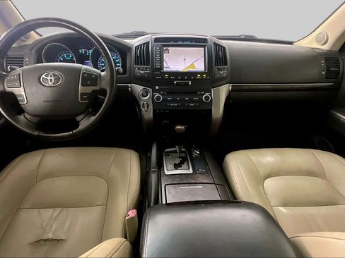 Used 2011 Toyota Land Cruiser w/ Upgrade Pkg AWD/4WD image 13
