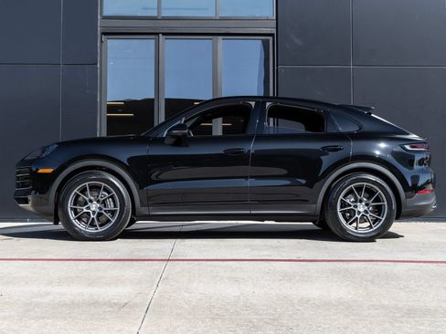 Certified 2026 Porsche Cayenne Coupe AWD/4WD image 2