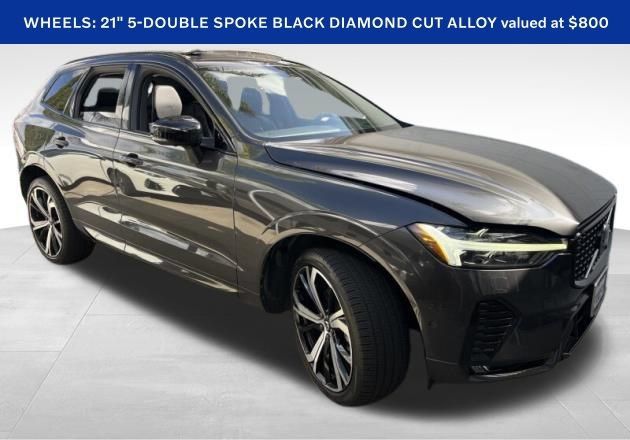 Used 2023 Volvo XC60 B5 Ultimate w/ Protection Package Premier FWD image 2