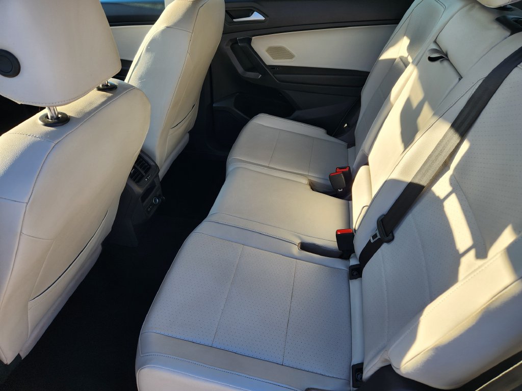 Used 2021 Volkswagen Tiguan SE w/ Panoramic Sunroof Package FWD image 22