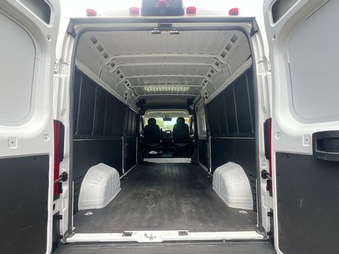Used 2025 RAM ProMaster 2500 w/ Convenience Group image 35