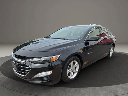 Used 2019 Chevrolet Malibu LS image 1