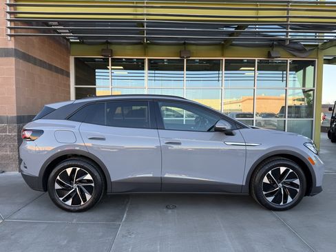 Used 2022 Volkswagen ID.4 Pro S image 9