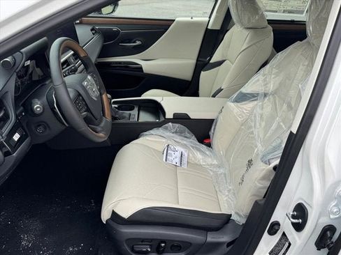 New 2025 Lexus ES 350 Ultra Luxury image 7