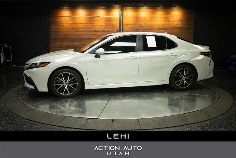 Used 2023 Toyota Camry SE AWD/4WD image 1