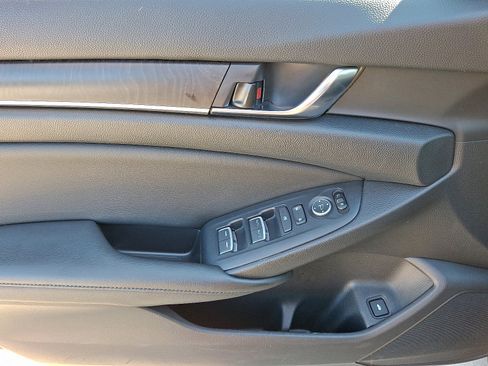 Used 2020 Honda Accord EX image 12