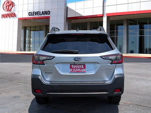 Used 2025 Subaru Outback Premium w/ Popular Package #1A AWD/4WD image 6