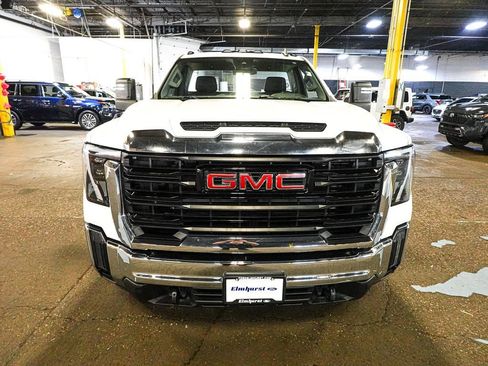 Used 2024 GMC Sierra 3500 Pro image 2