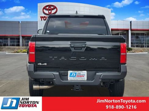Used 2025 Toyota Tacoma SR AWD/4WD image 6