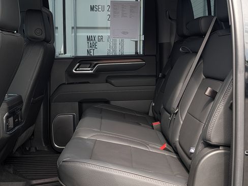 Used 2025 GMC Sierra 3500 Denali w/ Denali Reserve Package AWD/4WD image 17