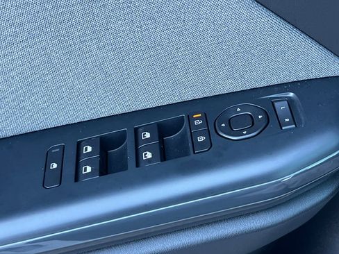 Used 2025 Kia K4 EX image 12