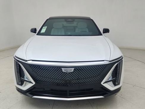 Used 2024 Cadillac Lyriq Luxury image 2