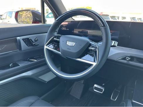 New 2026 Cadillac Vistiq Sport w/ LPO, Floor Liner Package AWD/4WD image 5