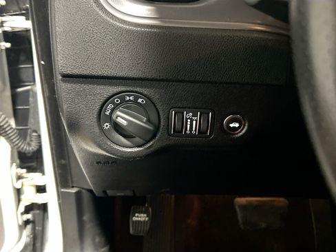 Used 2023 Dodge Charger R/T w/ Blacktop Package image 10