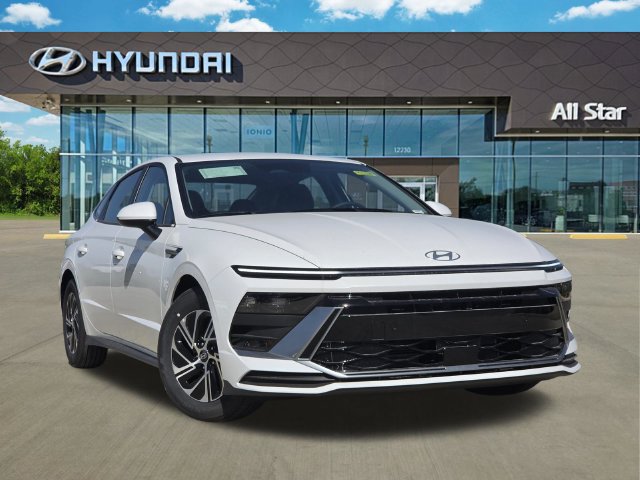 New 2026 Hyundai Sonata Blue FWD image 3