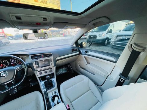 Used 2017 Volkswagen Golf Wolfsburg Edition image 17