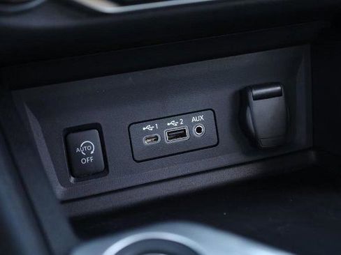 Certified 2024 Nissan Sentra SV FWD image 15