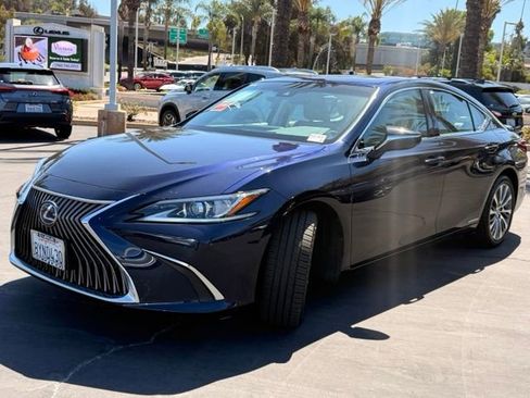 Used 2021 Lexus ES 300h w/ Premium Package FWD image 1