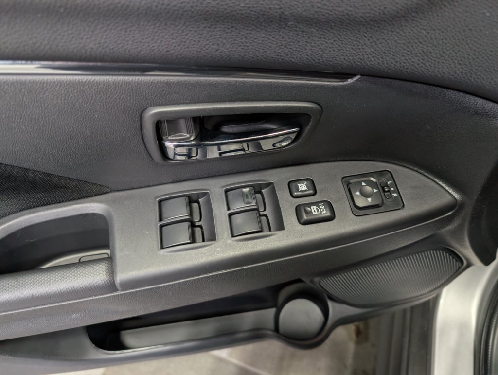 Used 2026 Mitsubishi Outlander Sport ES AWD/4WD image 12