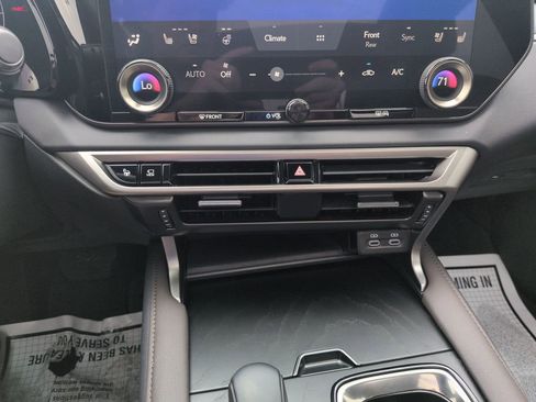 Used 2024 Lexus RX 350 AWD w/ Convenience Package image 18