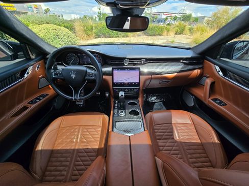 Used 2023 Maserati Quattroporte Trofeo RWD image 32