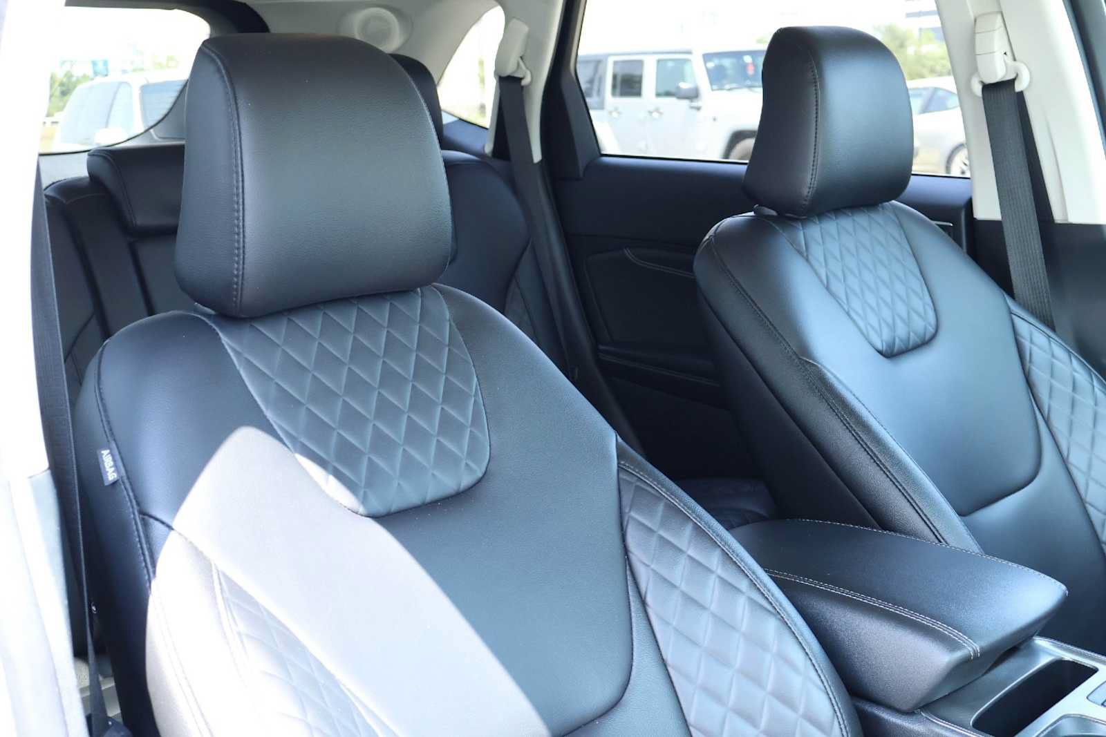 Used 2024 Ford Edge Titanium AWD/4WD image 3