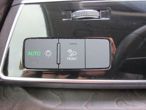 Used 2023 Audi Q8 Premium Plus w/ Premium Plus Package image 40