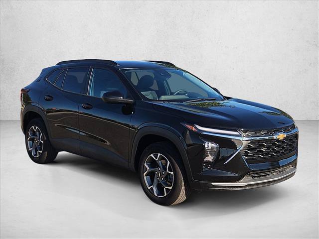 Used 2026 Chevrolet Trax LT FWD image 3