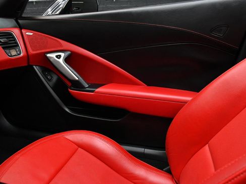 Used 2016 Chevrolet Corvette Z06 w/ 3LZ Preferred Equipment Group RWD image 43