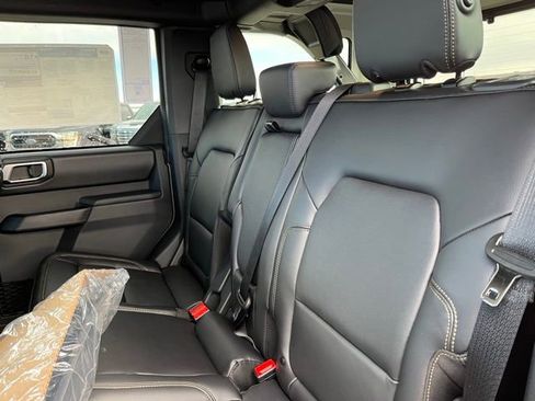New 2025 Ford Bronco Badlands image 17