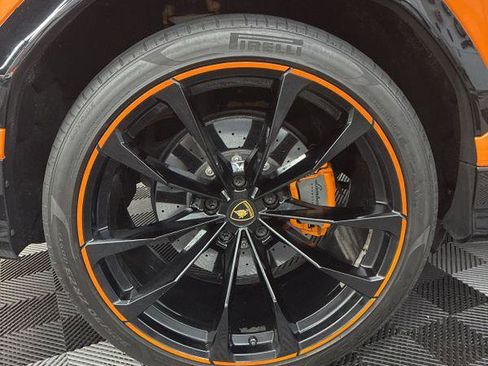 Used 2021 Lamborghini Urus AWD/4WD image 15