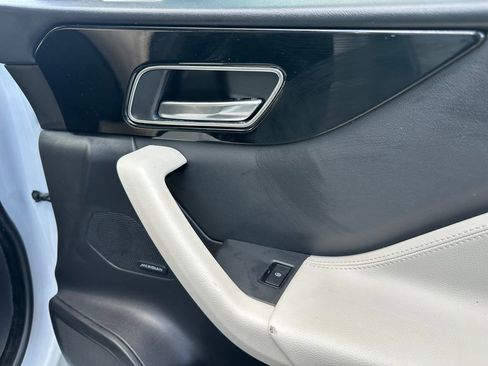 Used 2020 Jaguar F-PACE R-Sport image 53