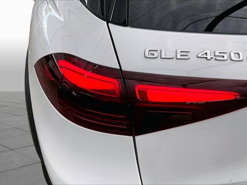Certified 2025 Mercedes-Benz GLE 450e 4MATIC image 29