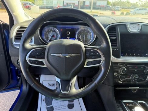 Used 2019 Chrysler 300 Touring w/ Sport Appearance Package image 17