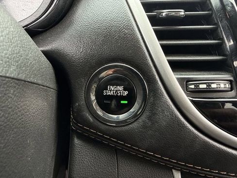 Used 2022 Chevrolet Trax LT w/ Driver Confidence Package AWD/4WD image 20