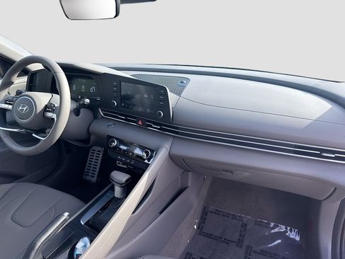 Certified 2026 Hyundai Elantra Sport FWD image 29