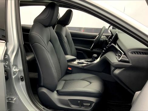 Used 2023 Toyota Camry XSE w/ Cold Weather Package image 7