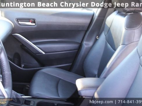 Used 2023 Toyota Corolla Cross XLE image 27