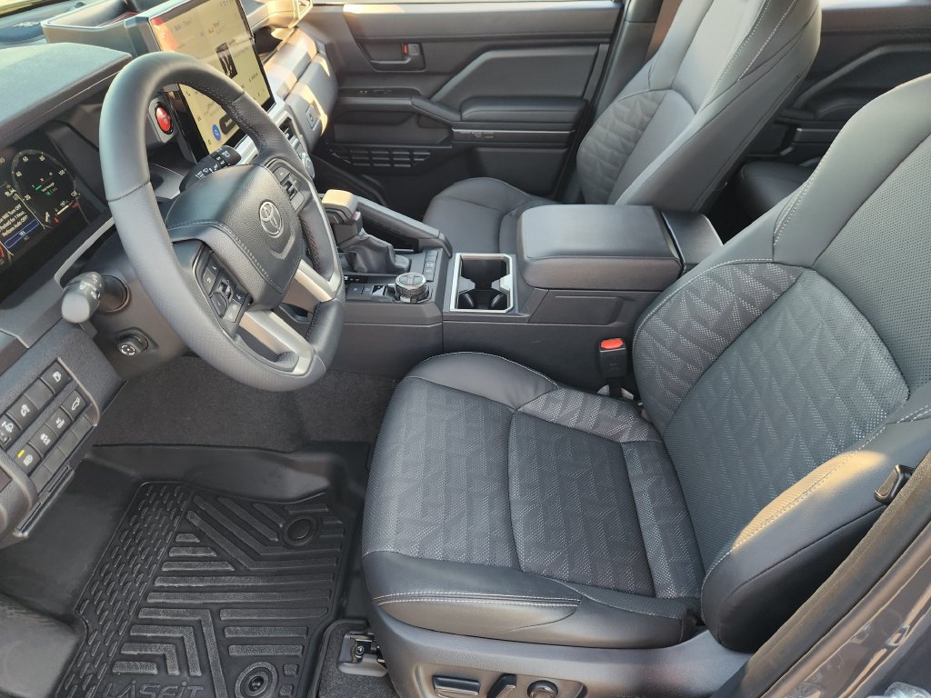Used 2026 Toyota 4Runner TRD Off-Road Premium AWD/4WD image 13