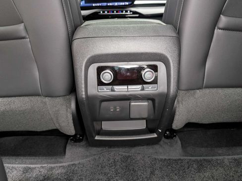 Certified 2025 Buick Enclave Avenir w/ Super Cruise Package AWD/4WD image 23
