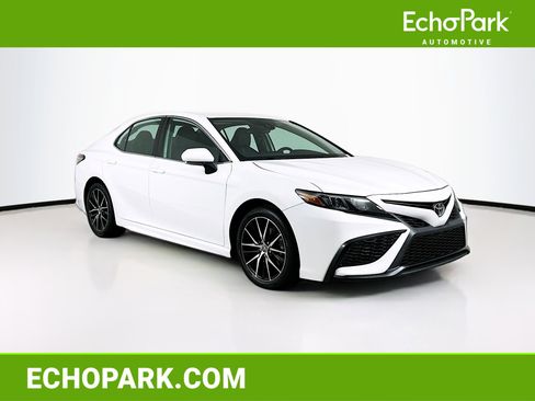 Used 2024 Toyota Camry SE FWD image 1