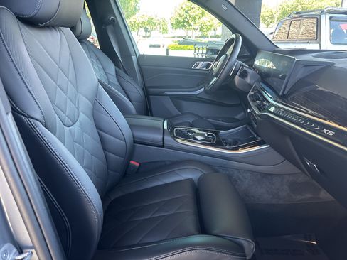 Used 2026 BMW X5 xDrive40i w/ M Sport Package AWD/4WD image 33
