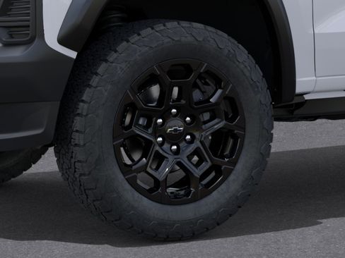 New 2026 Chevrolet Colorado Trail Boss w/ Midnight Edition AWD/4WD image 9